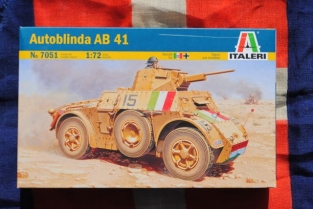 Italeri 7051 Autoblinda AB 41